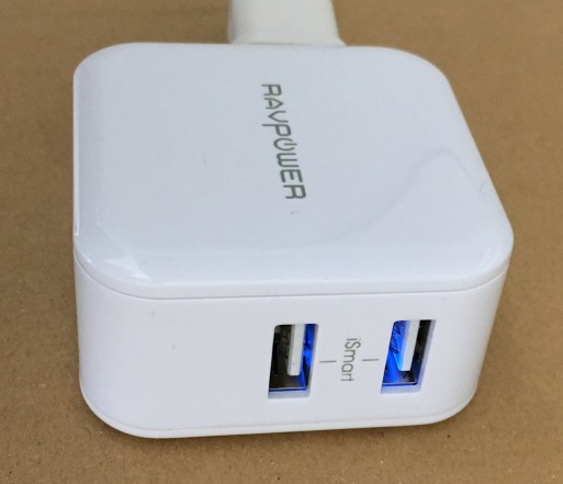 RAVPOWER RP-UC11 USB充電器 2個口2.4A　青い通電ランプ