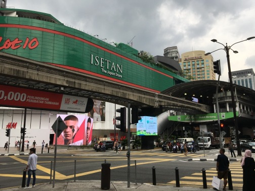 モノレールのブキビンタン駅（Bukit Bintang）