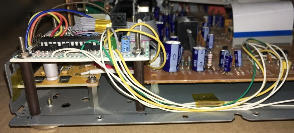 Raspberry Pi(ラズパイ)でOnkyo T-422Mチューナーをインターネットラジオ対応に改造 Raspberry Pi ZeroとPIC18Fの基盤 横からの画像