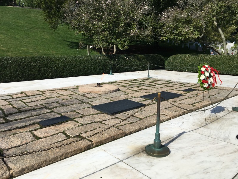 アーリントン墓地　ケネディ大統領のお墓