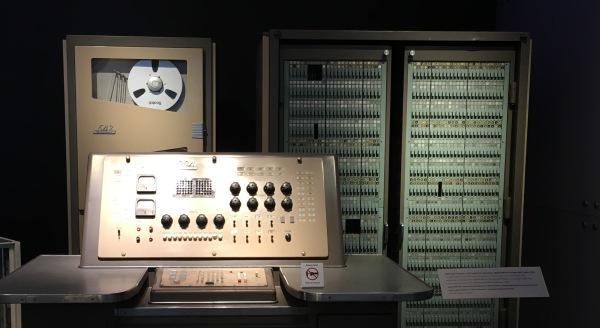 NEAC 2203 コンピューター