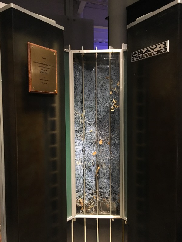 スーパーコンピューター　クレイリサーチ社　Cray-1　配線