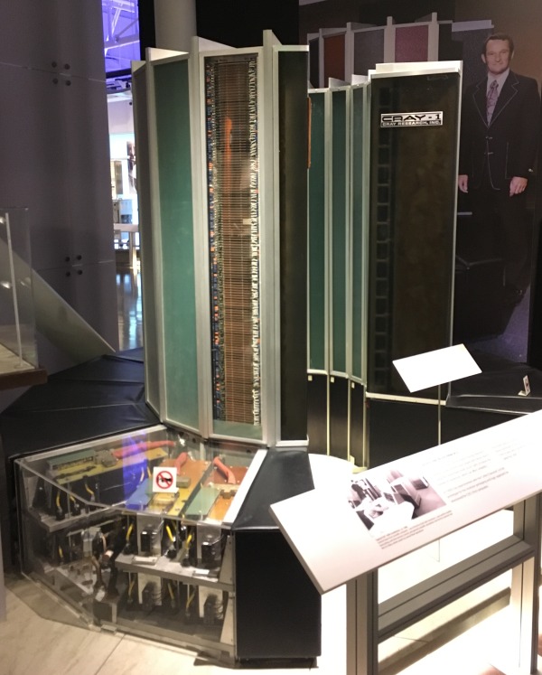 スーパーコンピューター　クレイリサーチ社　Cray-1