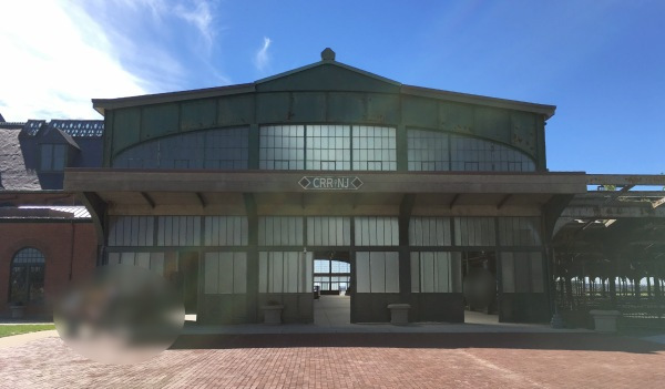 リバティー州立公園（Liberty State Park）の鉄道ターミナル（Railroad Terminal） からのフェリー乗り場