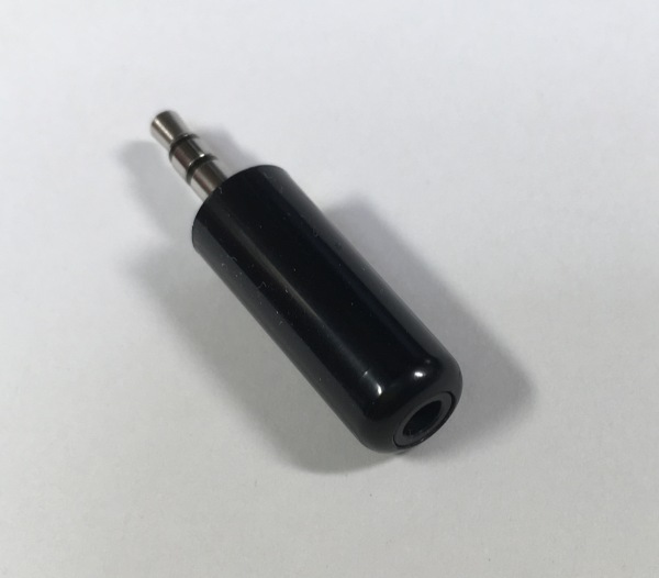 3.5mmステレオミニプラグ（マル信無線電機、MP-013LC）のカバー取付